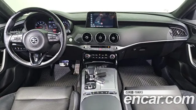 Kia Stinger 2018 thumb 7