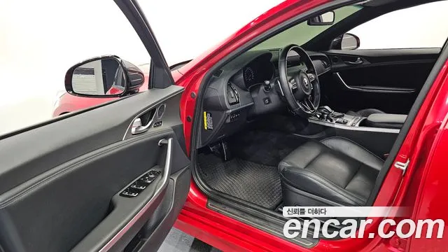 Kia Stinger 2018 thumb 10