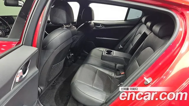 Kia Stinger 2018 thumb 11