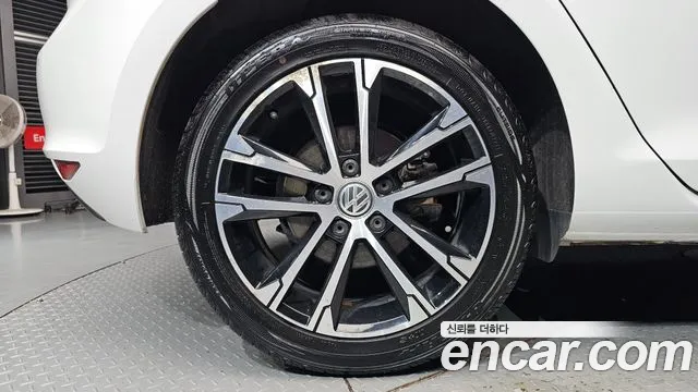 Volkswagen Golf Sportsvan 2016 thumb 5