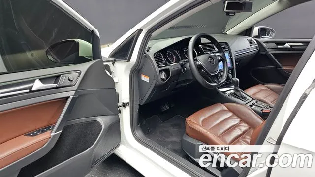 Volkswagen Golf Sportsvan 2016 thumb 10