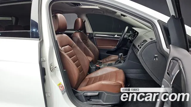 Volkswagen Golf Sportsvan 2016 thumb 12