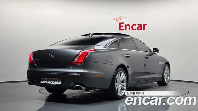Jaguar XJ 2015 thumb 2