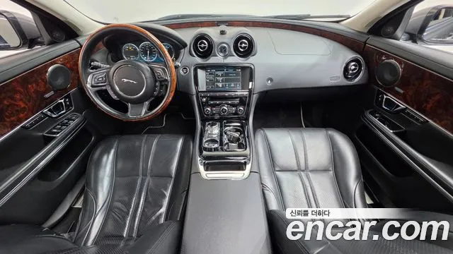 Jaguar XJ 2015 thumb 7