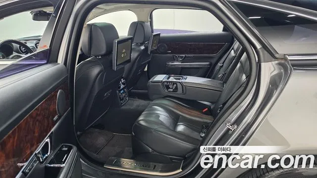 Jaguar XJ 2015 thumb 12
