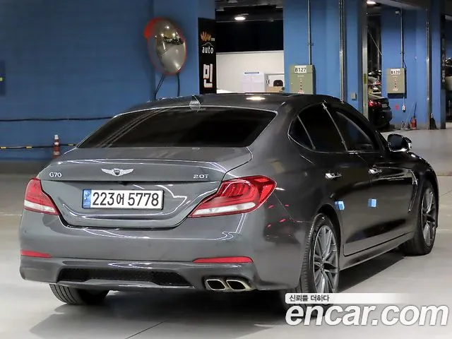 Genesis G70 2018 thumb 2