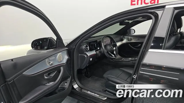 Mercedes-Benz E-Класс 2021 thumb 9