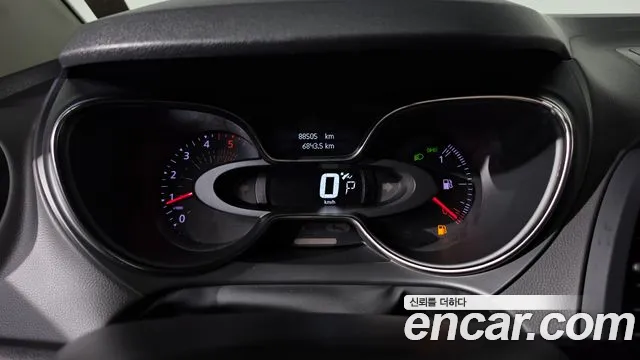Renault-KoreaSamsung Captur 2018 thumb 8