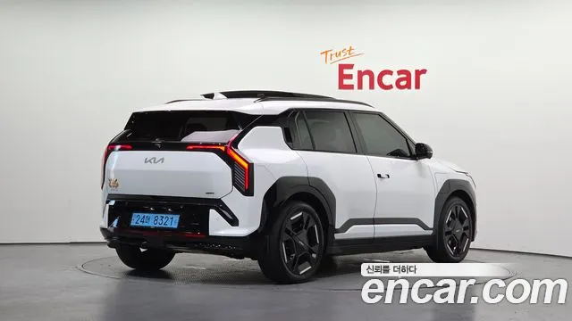 Kia EV3 2024 thumb 2
