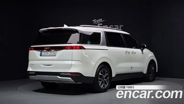 Kia Carnival 2023 thumb 2