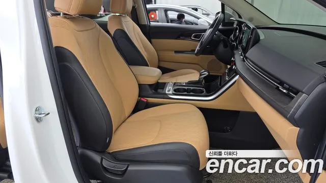 Kia Carnival 2023 thumb 11