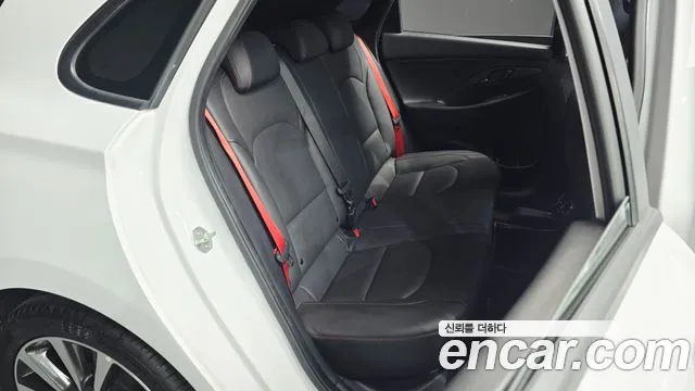 Hyundai i30 2018 thumb 11