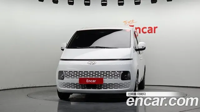 Hyundai Staria 2023 thumb 3