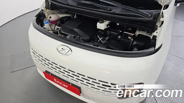 Hyundai Staria 2023 thumb 6