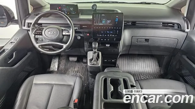 Hyundai Staria 2023 thumb 7