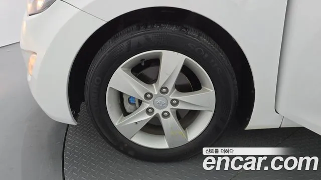 Hyundai Avante 2012 thumb 5