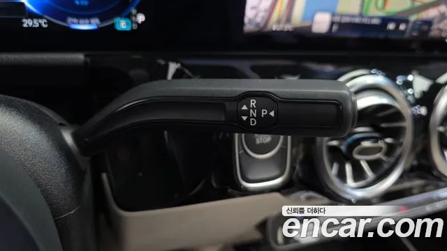 Mercedes-Benz EQA 2025 thumb 9