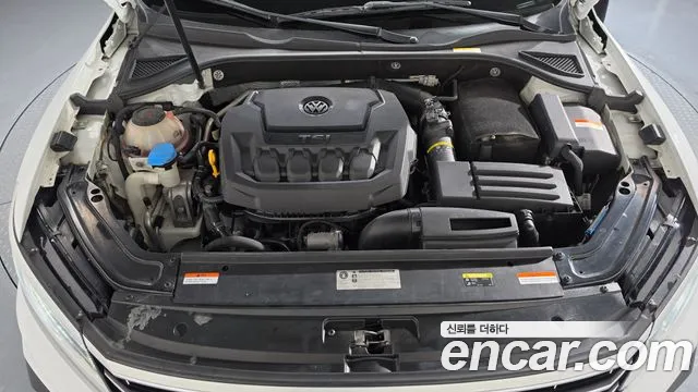 Volkswagen Passat (North America and China) 2018 thumb 6