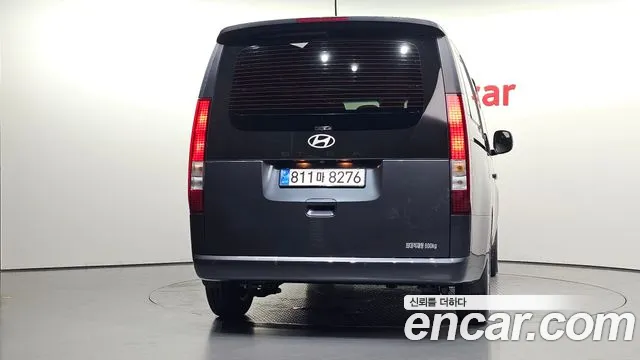 Hyundai Staria 2024 thumb 4