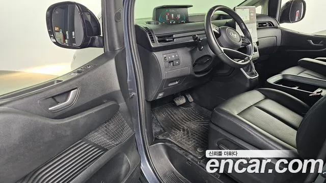 Hyundai Staria 2024 thumb 10