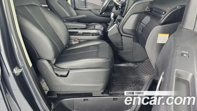 Hyundai Staria 2024 thumb 12