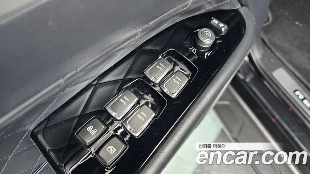 KG_Mobility_Ssangyong Rexton 2017 thumb 12