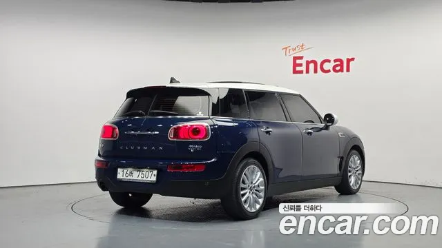 MINI Clubman 2017 thumb 2