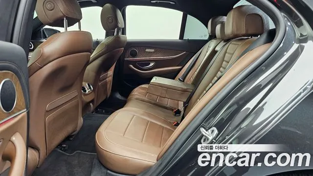Mercedes-Benz E-Класс 2021 thumb 12