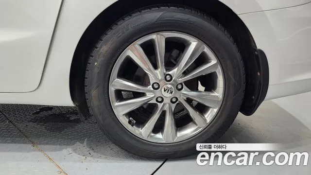 Kia Carnival 2018 thumb 5
