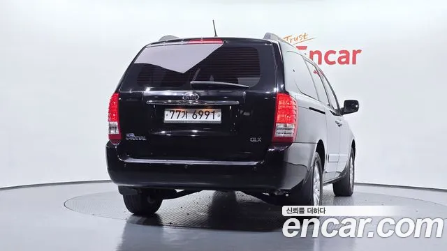 Kia Carnival 2012 thumb 4