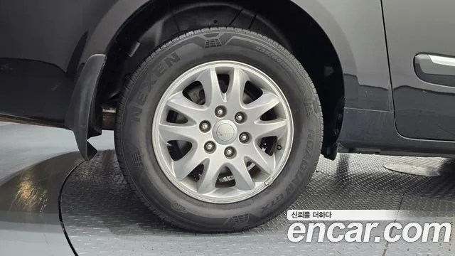 Kia Carnival 2012 thumb 5