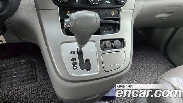 Kia Carnival 2012 thumb 9