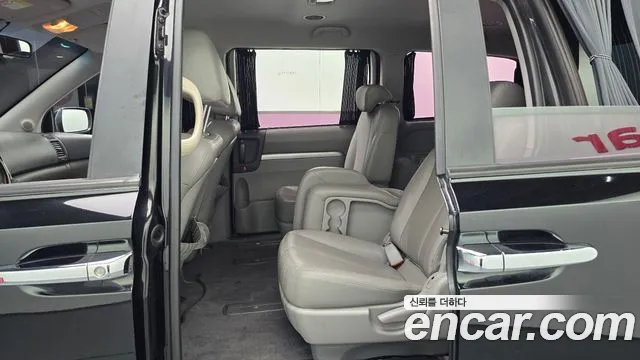 Kia Carnival 2012 thumb 12