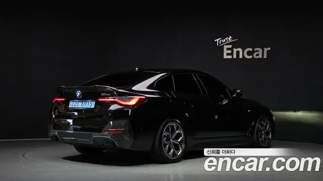 BMW i4 2023 thumb 2
