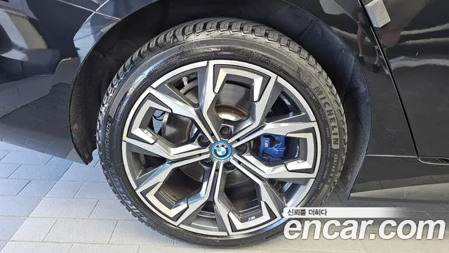 BMW i4 2023 thumb 5