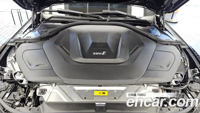 BMW i4 2023 thumb 6