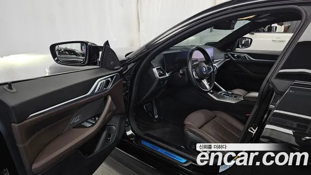 BMW i4 2023 thumb 10