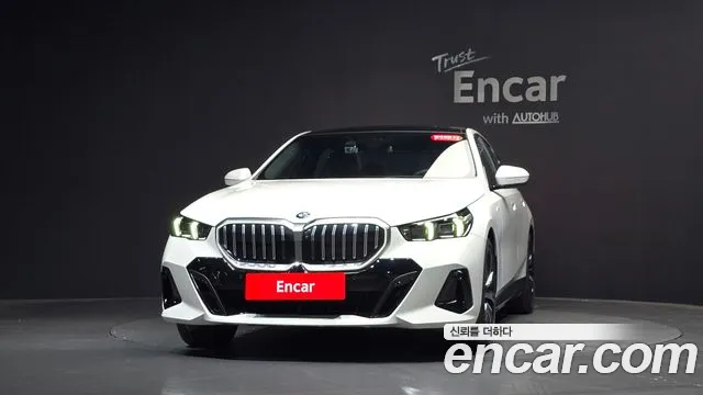 BMW 5-Series 2025 thumb 2