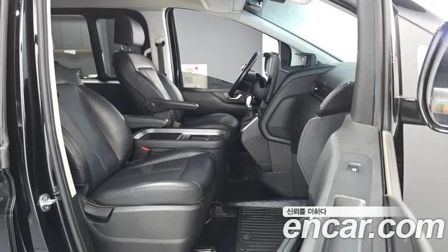 Hyundai Staria 2022 thumb 11