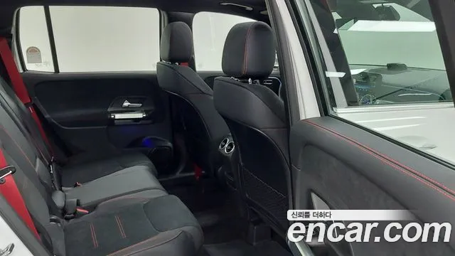 Mercedes-Benz GLB 2025 thumb 10