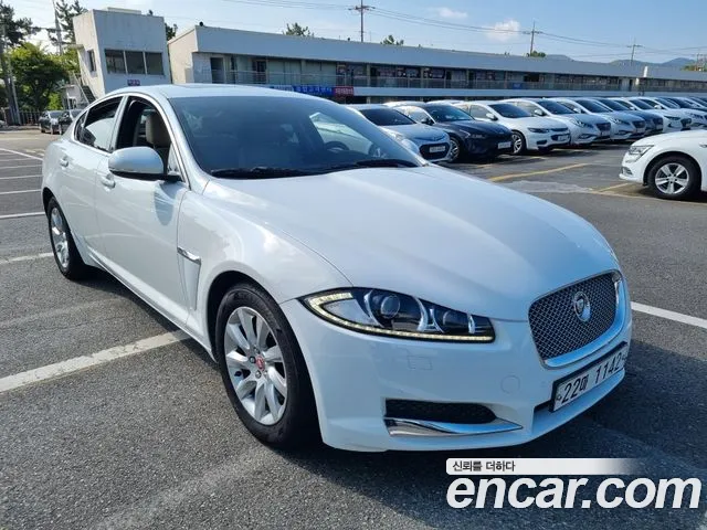 Jaguar XF 2014 thumb 2