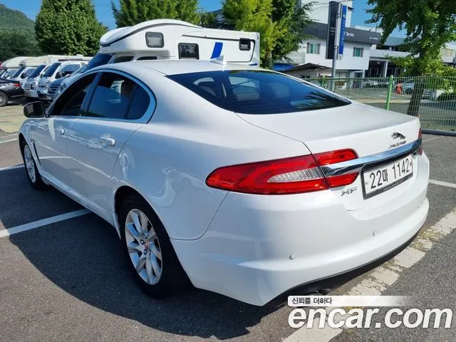 Jaguar XF 2014 thumb 4