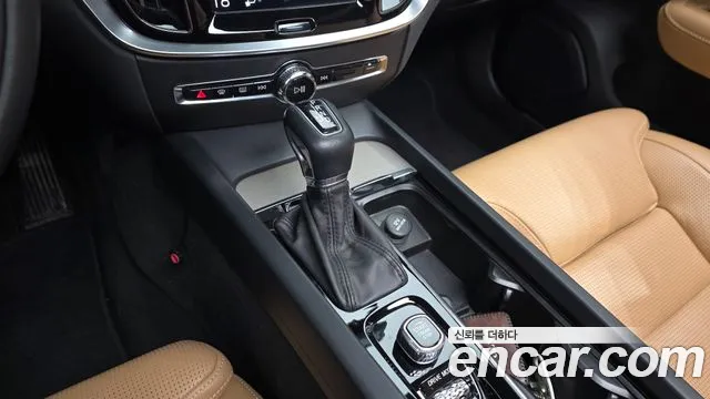 Volvo S60 2019 thumb 8