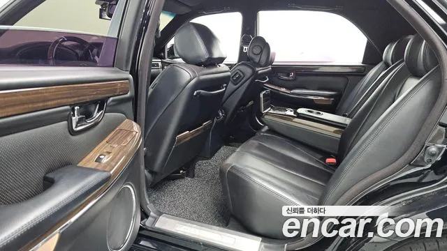 KG_Mobility_Ssangyong Chairman 2011 thumb 12
