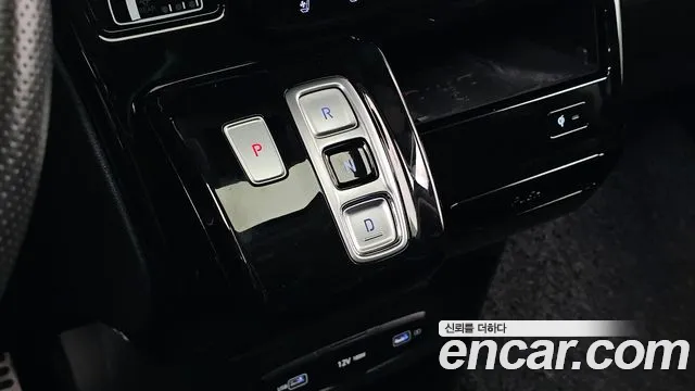 Hyundai Staria 2022 thumb 9