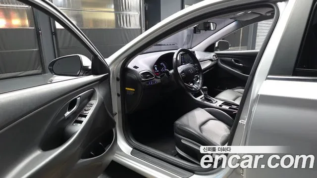 Hyundai i30 2016 thumb 10