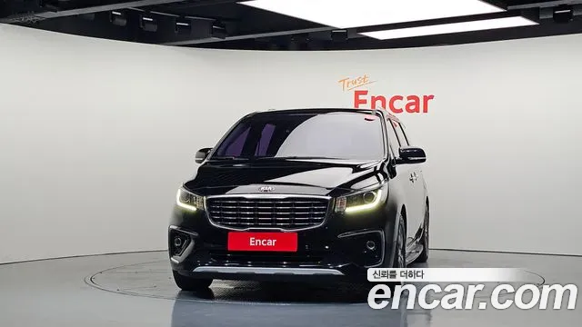 Kia Carnival 2019 thumb 3