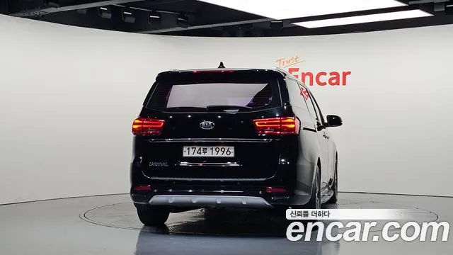 Kia Carnival 2019 thumb 4