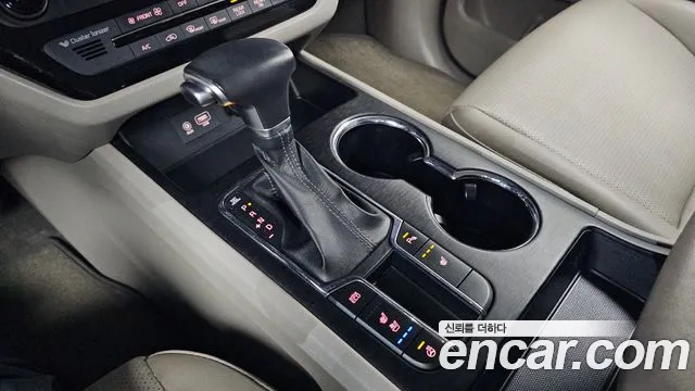 Kia Carnival 2019 thumb 9