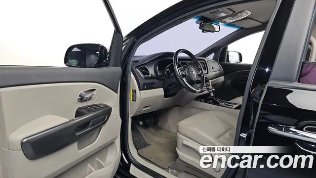 Kia Carnival 2019 thumb 10